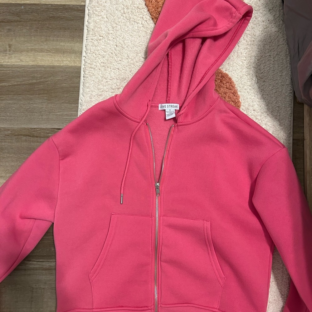 Zip up short pink jacket